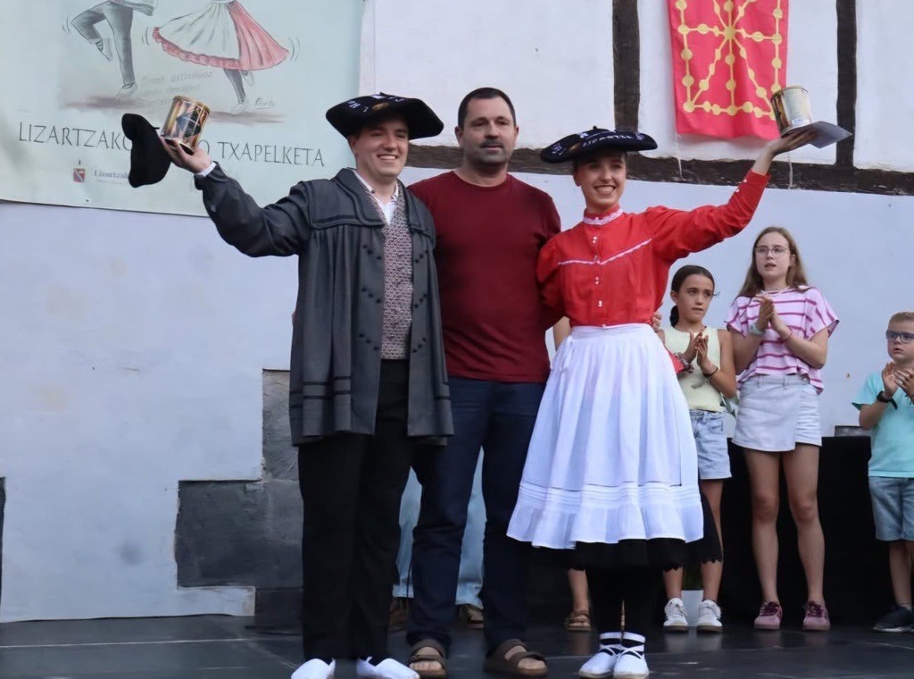 Jone Arriaranek eta German Aranburuk irabazi dute Lizartzako Dantza Solte Txapelketa
