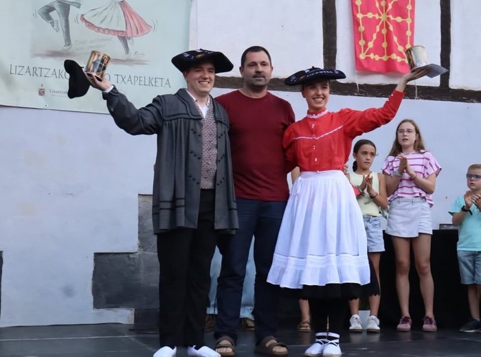 Jone Arriaranek eta German Aranburuk irabazi dute Lizartzako Dantza Solte Txapelketa
