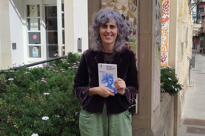 Antxine Mendizabalek 'Katona' liburua aurkeztuko du Garoan