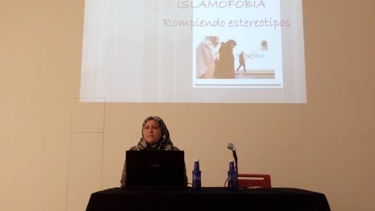 “Medioetako eta sare sozialetako iritzi askok gure egoera okertzen dute”