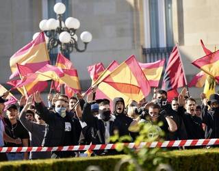 Gazteak eta eskuin muturra