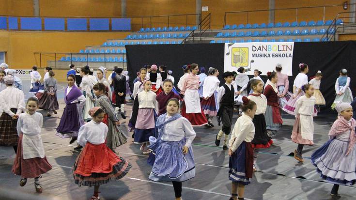 Ostiralean itxiko dute Danbolin Musika Eskolan matrikulatzeko epea