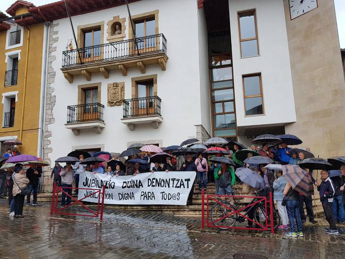 Pentsiodunen elkarretaratzea euripean