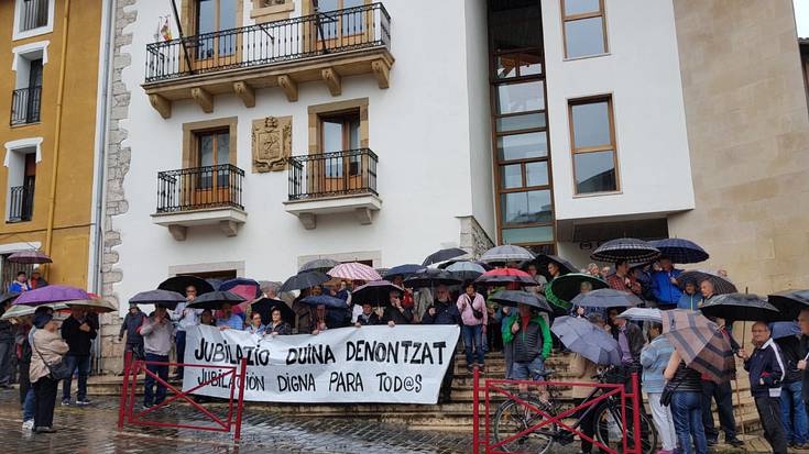 Pentsiodunen elkarretaratzea euripean