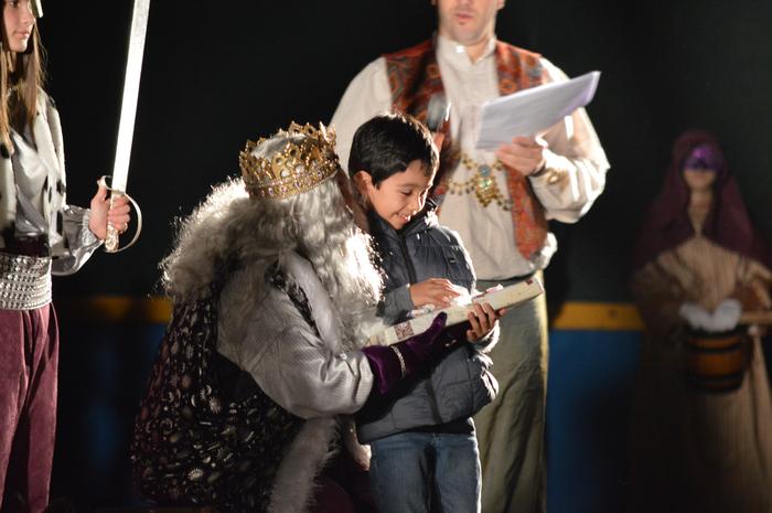 Aizarnazabalgo Errege Magoen desfilean opariak jasotzeko izena eman daiteke