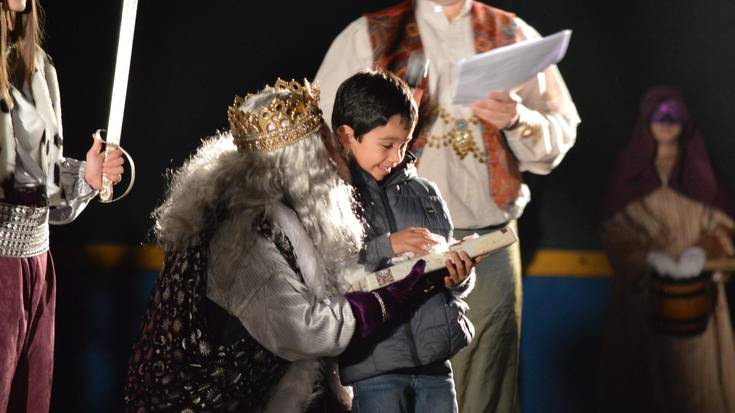 Aizarnazabalgo Errege Magoen desfilean opariak jasotzeko izena eman daiteke