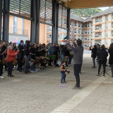 Helduen danborradako entsegua