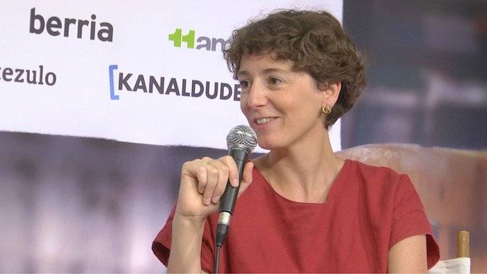 'Bizkarsoro' filmaren harira solasaldia Katti Pochelu ekoizlearekin