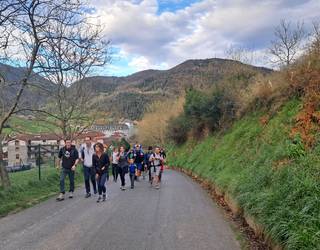 Mendiaz ikasteko eta gozatzeko aukera izan dute Zestoan