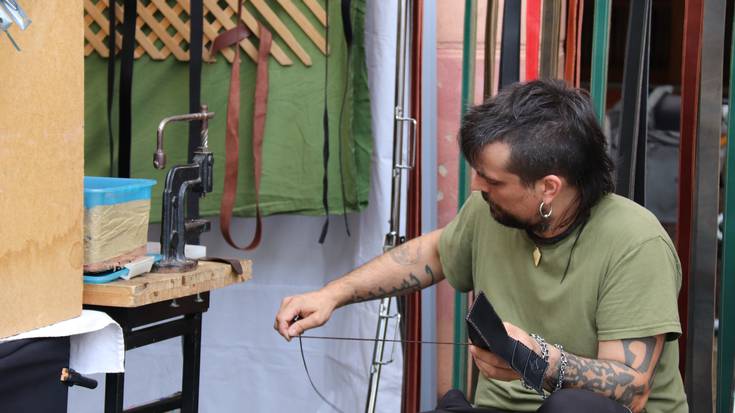 Hamalau postu jarriko dituzte Artisauen Azokan