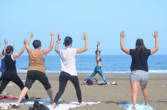 Hondartzako yoga ikastarorako izen ematea zabalik dago Emakumeon Etxean