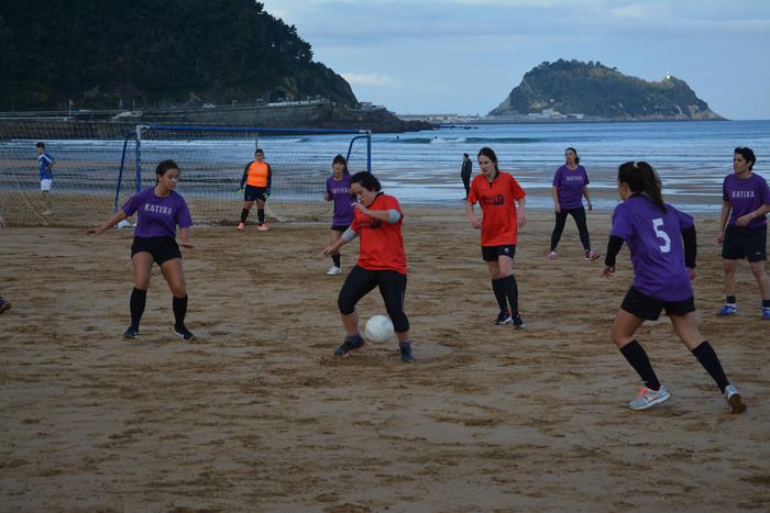 Plaieroetako partidak jokatuko dituzte igande goizean