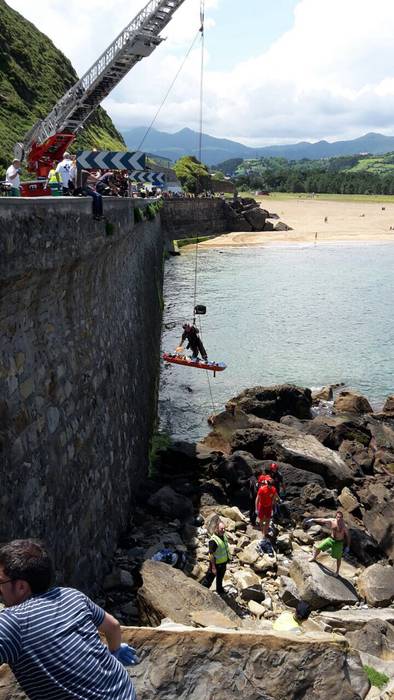 Istripua izan duen motorzalea larri eraman dute erietxera