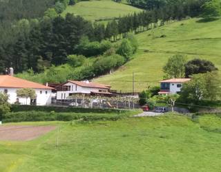 Mendiko uraren erabiltzaileek sinadura bilketa hasi dute Azkoitian ere