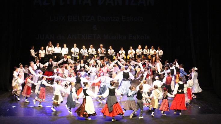 Luix Beltza dantza eskolak eta musika eskolak hasi dute Azpeitia Dantzan