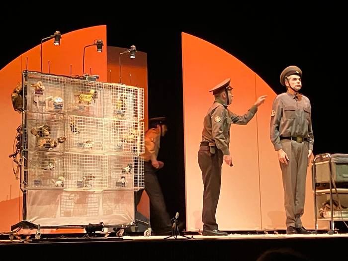 Xirriquiteularen 'Laika' obraz gozatu dute haur eta helduek