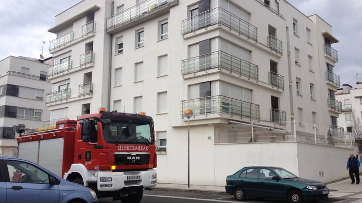 Haizeak arazoak sortu ditu zenbait teilatutan