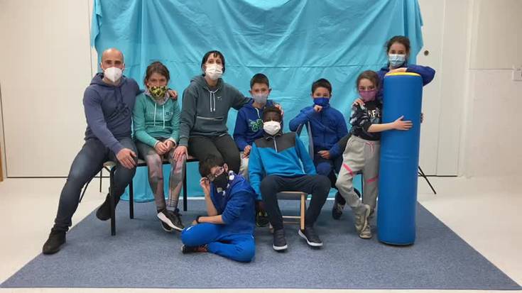 Autismoaren Nazioarteko Egunarekin bat egin dute Oikiako eskolak eta Zumaienak