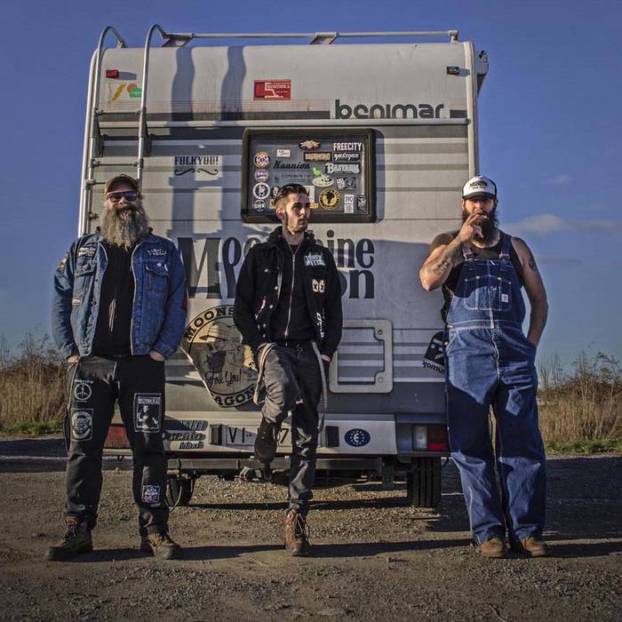 Sanikolasak: Moonshine Wagon taldearen kontzertua