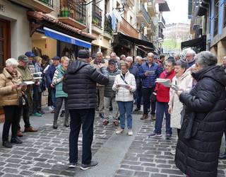 Euskararen aldeko kantuek hartu dute Getariako alde zaharra