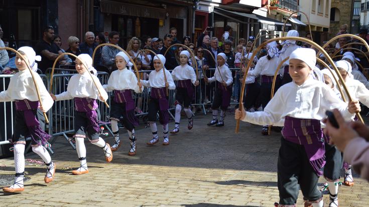 Euskal Dantza Eguna antolatu dute Vista Alegren
