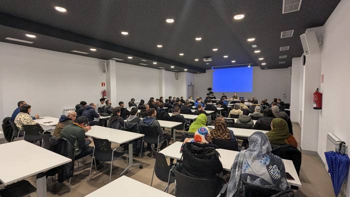 Dozenaka lagun batu ditu Saharako herriari buruzko hitzaldiak