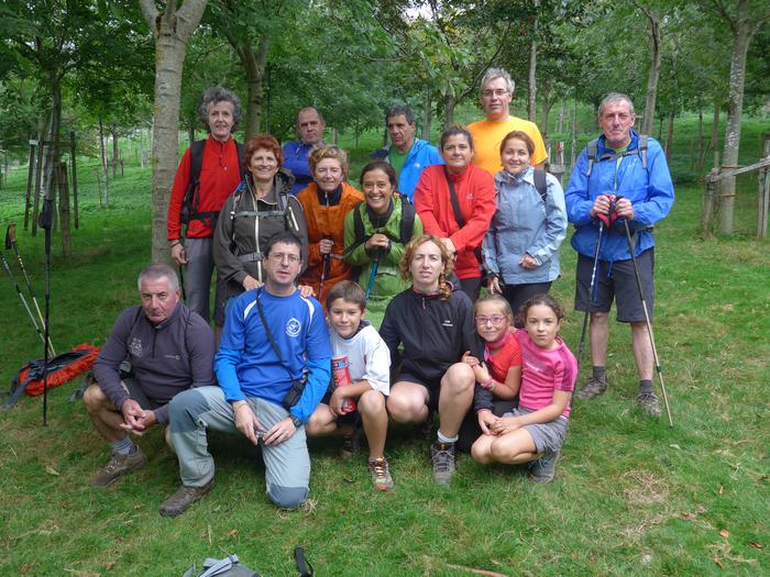 Igandean Erniora Inda Mendi taldearekin