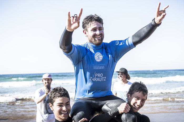 «Zarauzko surf txapelketa irabaztea izugarria da guretzat»