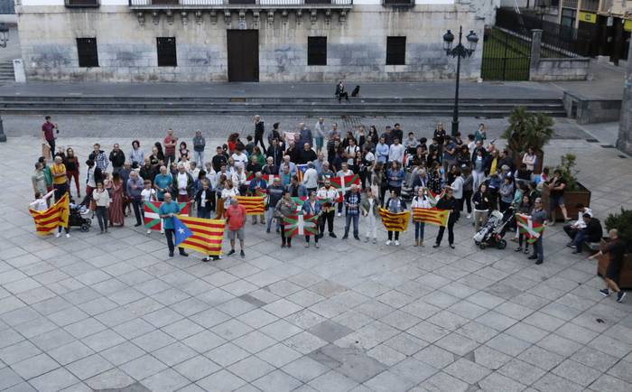 Protesta zaratatsua, Kataluniako buruzagi independentistei ezarritako zigorrak salatzeko