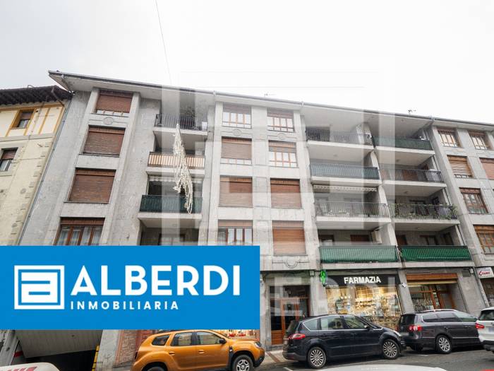 Alberdi Inmobiliaria: etxebizitza salgai Ibaiondo kalean