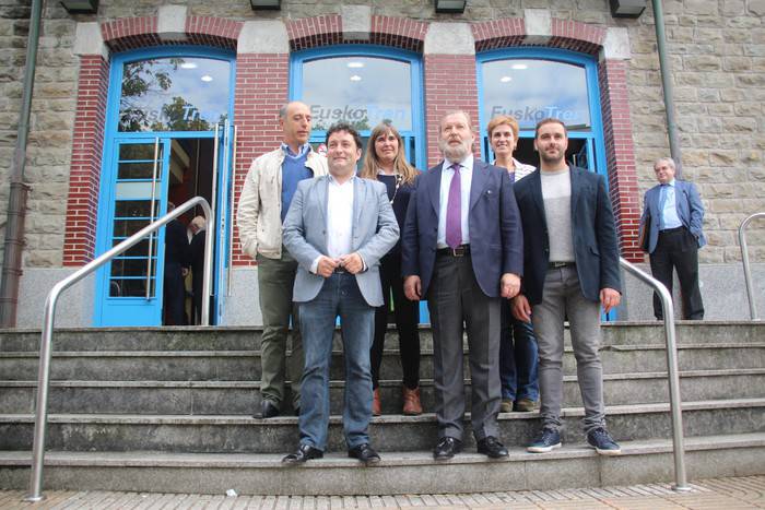 Tren geltoki berriaren proiektua aurkeztu du EAJko udal taldeak