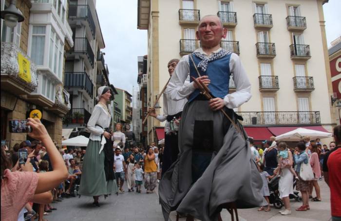 Erraldoiak eta buruhandiak, Zarauzko Aste Nagusiko protagonista