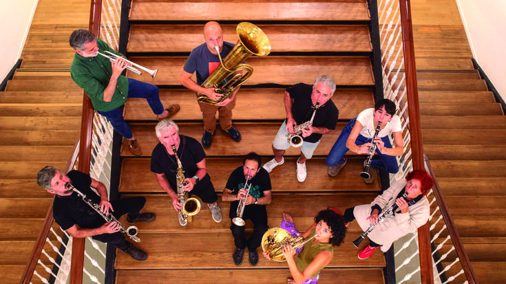 Txaranga doinuak  tabakoaren jauregian