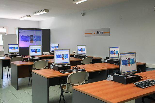 KZguneko begiralearen bisita eguna