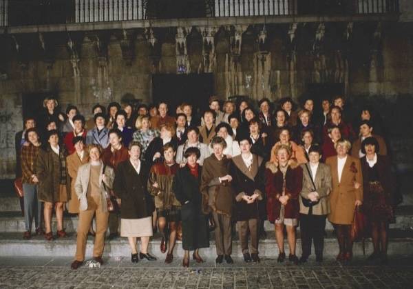 Telefonican lan egindako emakumeak omenduko dituzte martxoaren 25ean