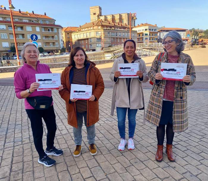 Gertuk zozkatu ditu Neguko azokako erosketa txartelak