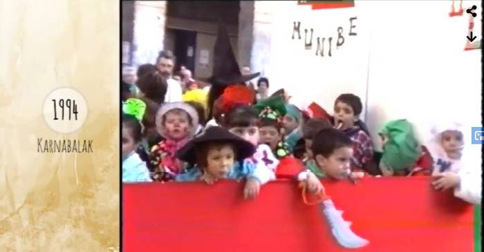 Gogoan al dituzu 1994ko Azkoitiko karnabalak?