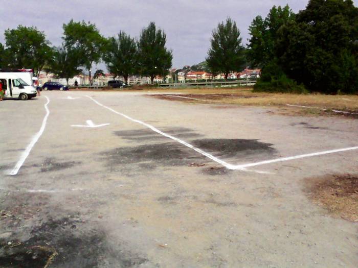 Santiago auzoko aparkalekua txukuntzeko lanak egin dira aste honetan