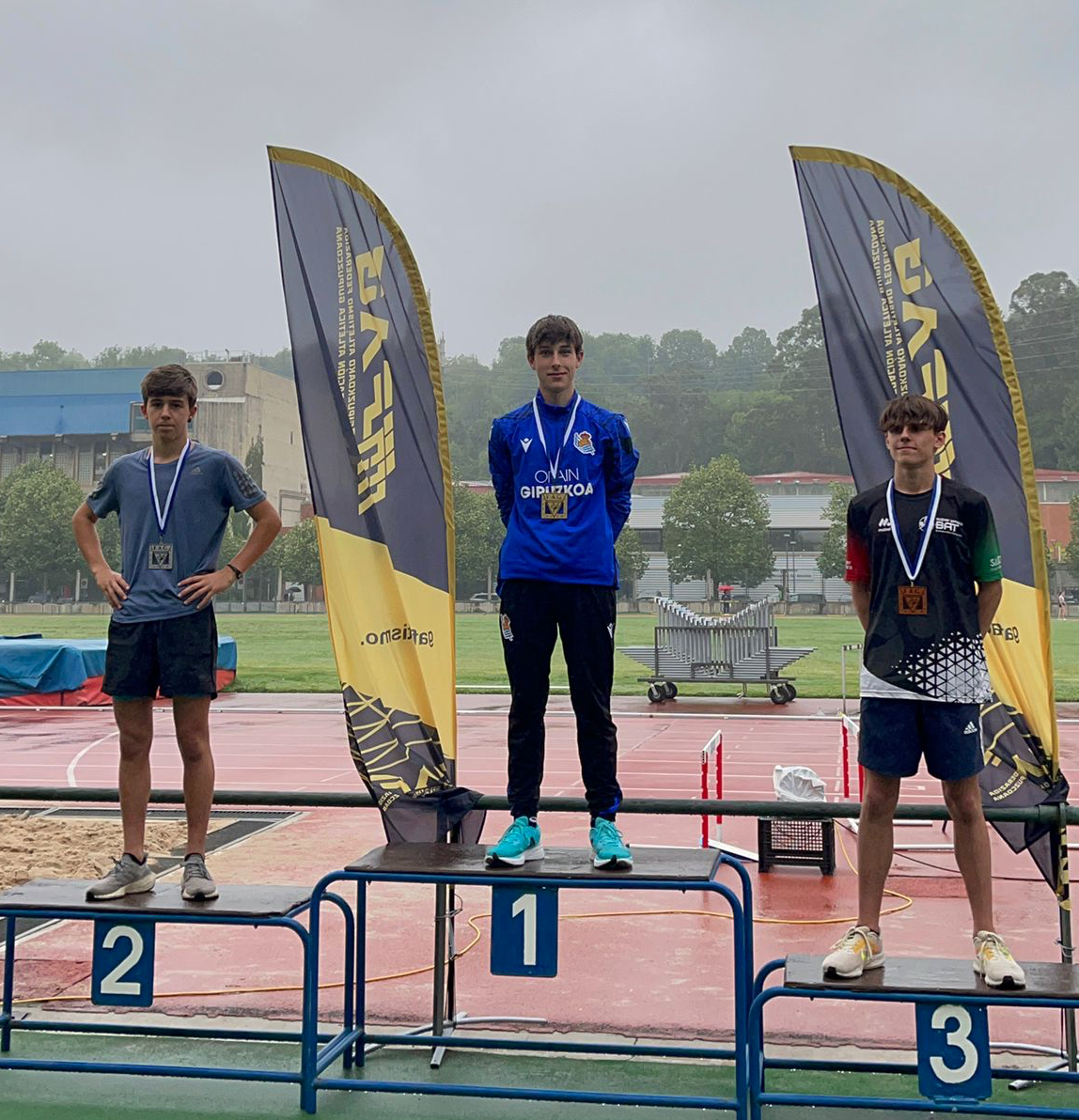 Joseba Torresek Gipuzkoako Atletismo Txapelketa irabazi du pertiga-jauzian