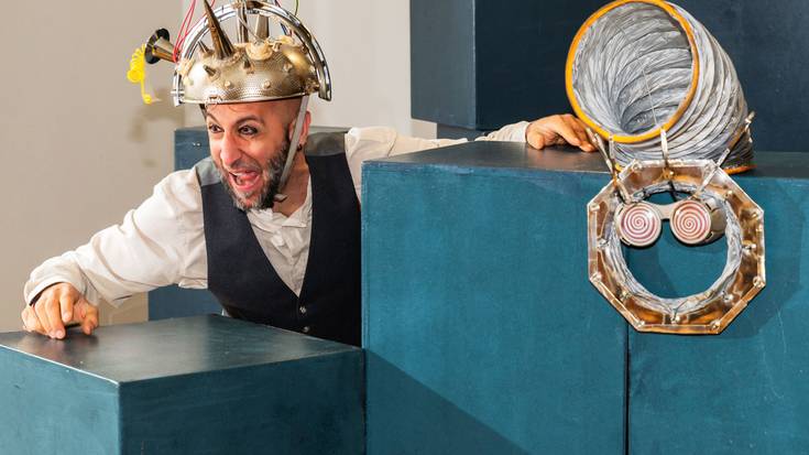 Ikuskizuna: Ameztu antzerki konpainiaren 'Kay robot'