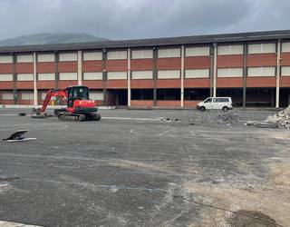 Izarraizperen Perdillegiko jolastokia berritzeko lanak hasi dituzte