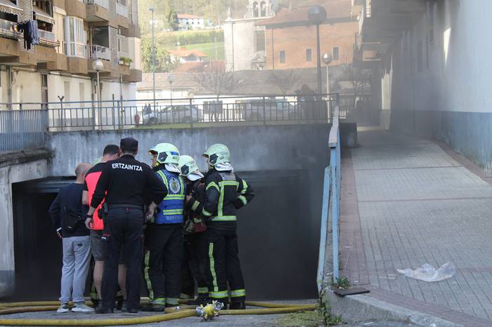 Azkoitiko Bizkargi plazako sutearen ikerketan, "hipotesi guztiak" zabalik daude