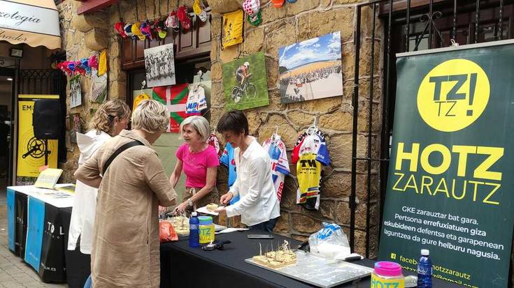 Tourreko postre banaketa solidarioa egin dute