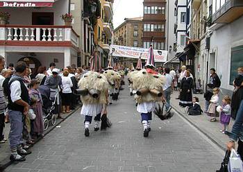 Euskal giroa nagusi, etzi