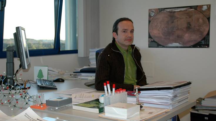 Bizitzaren jatorriaz ariko da solasean Carlos Briones zientzialaria