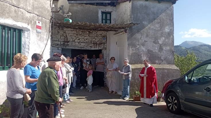 Giro ederrean San Kristobal Txiki eguna ospatu dute Aizarnazabalgo Saiatzen