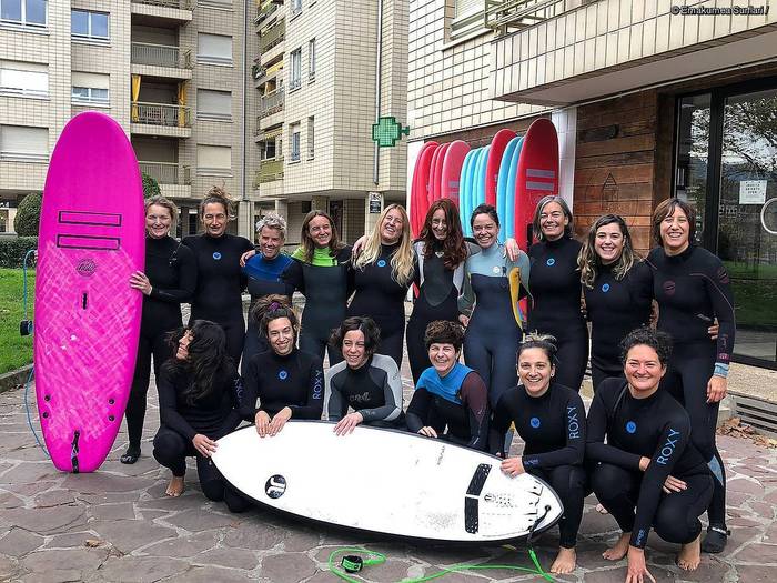 Emakume surflariak ahalduntzeko bilgune