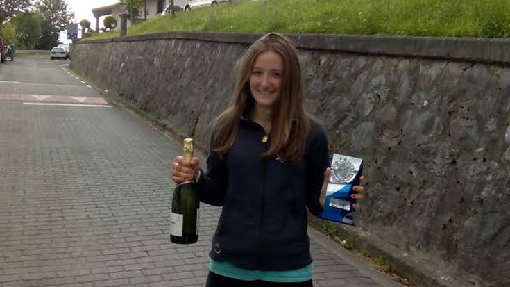 Eneritz Etxabe hirugarren sailkatu da Abaltzisketako zaldi lasterketan