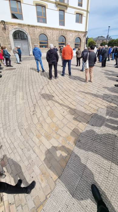 Pentsio sistema publikoaren eta osasungintza zein zaintza lan duinen alde kalera atera dira