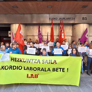 Orioko Herri Ikastolako langileen protesta